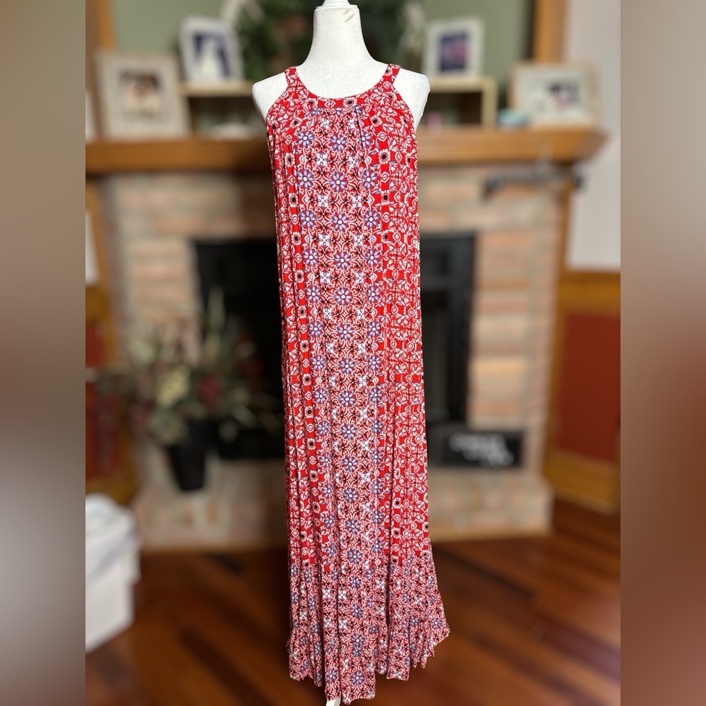 Crown & Ivy. Like new maxi dress, size L